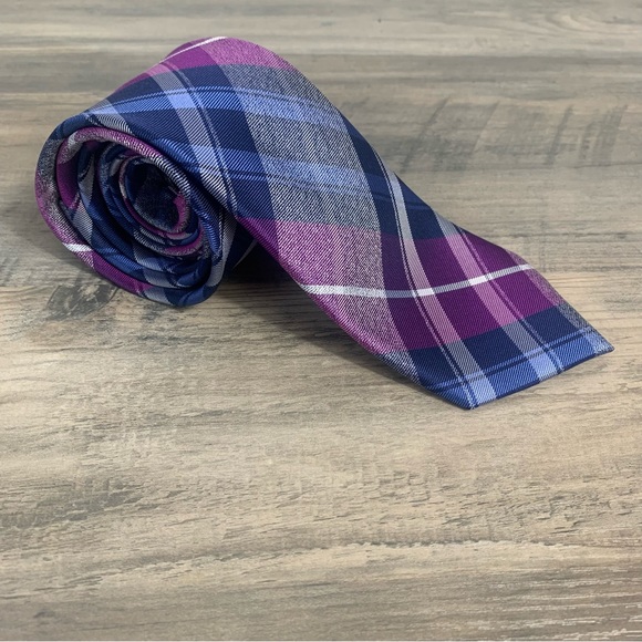 Jos A. Bank 100% Silk Traveler Stain Resistant Collection Bundle of ties - Picture 7 of 16